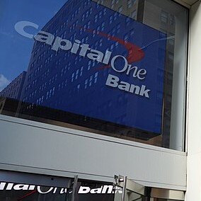 640px-32nd_St_Park_Av_td_(2018-11-20)_03_-_Capital_One_(470_Park_Avenue_South)_Tdorante10