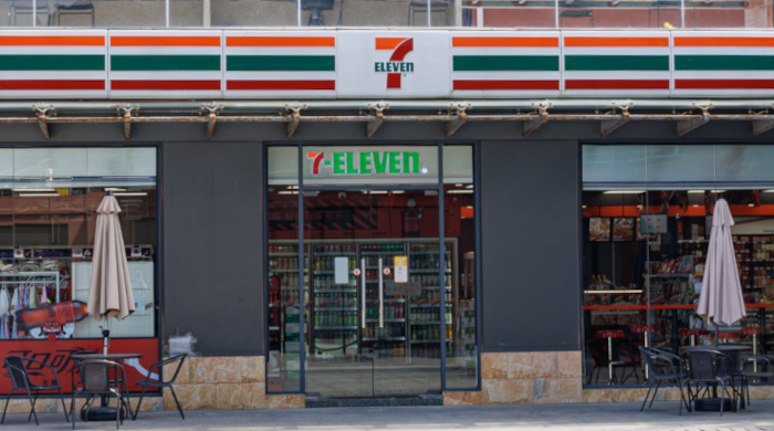 7-Eleven 700 Dinkun Chen