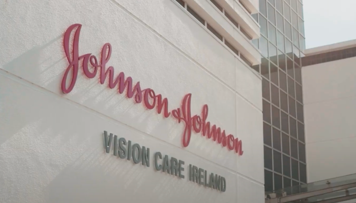 Johnson & Johnson 700