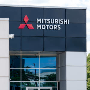 MITSUBISHI Motors 300