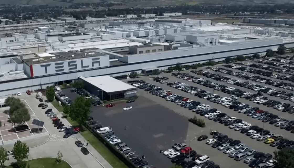 TESLA 700